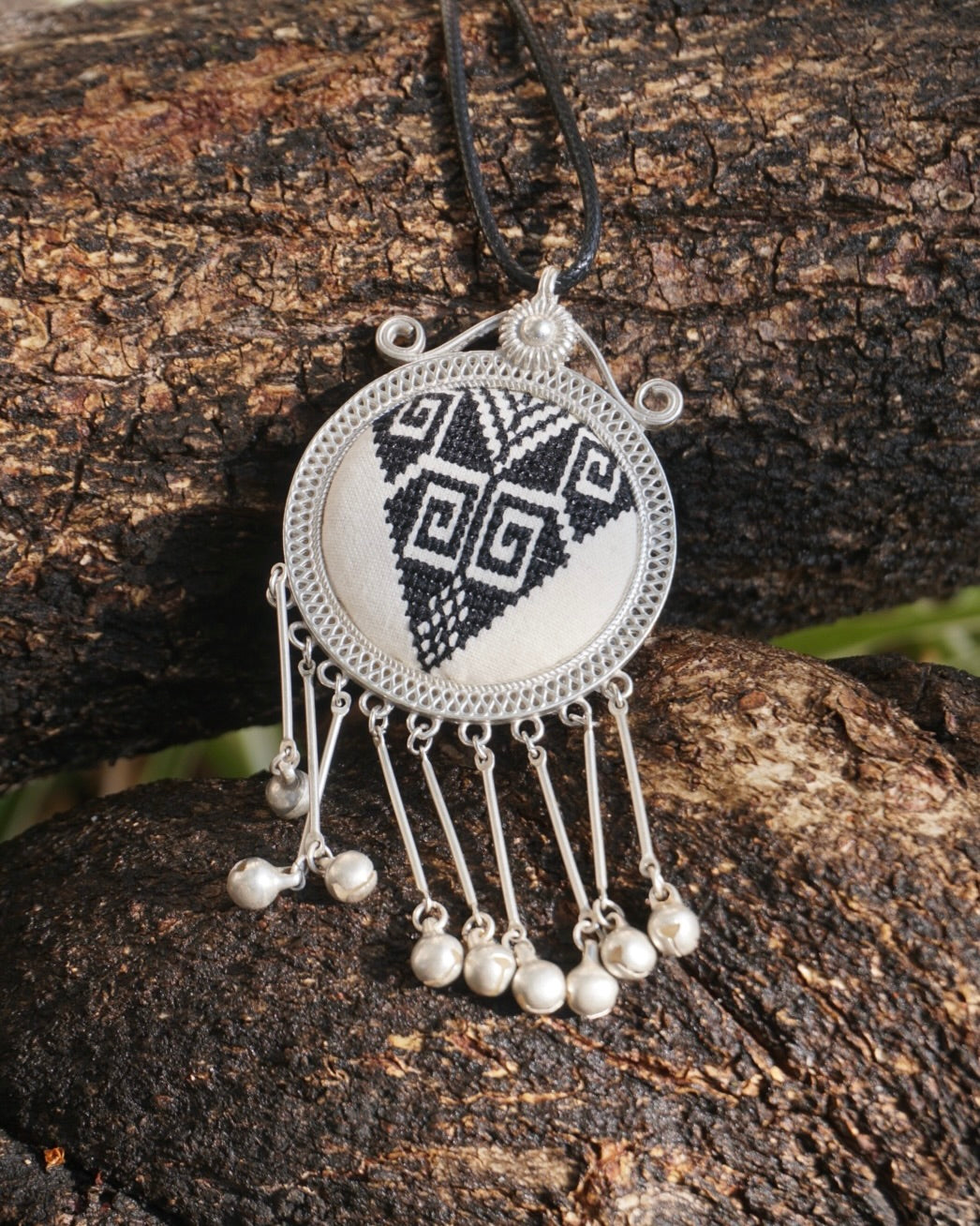 Handcrafted Naxi Embroidered Necklace – Traditional Ethnic Jewelry with Cultural Heritage