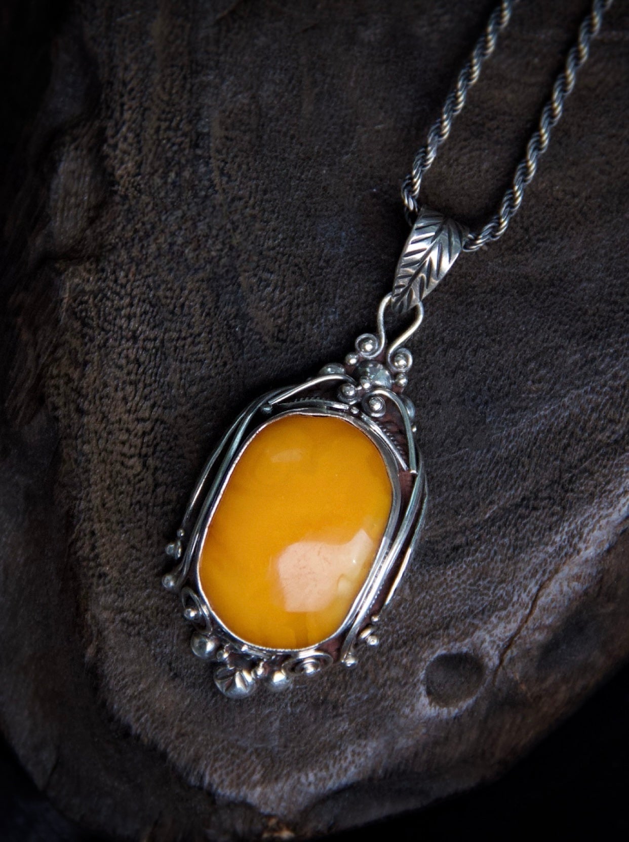 Old Beeswax Amber Necklace