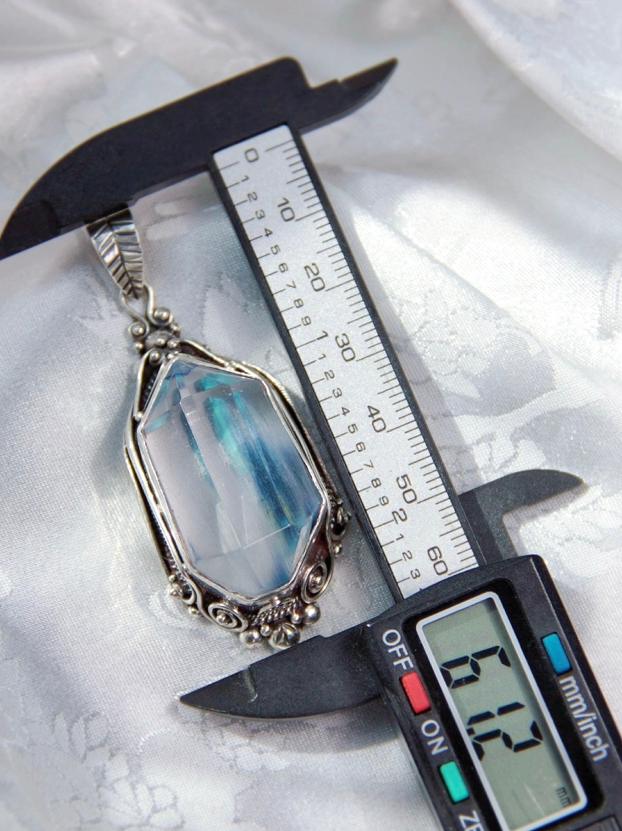 Vintage Blue Rutile Quartz Crystal Necklace – Natural Gemstone Jewelry with Healing Properties