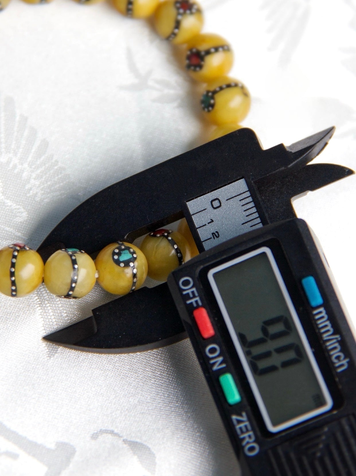 Beeswax Amber Bracelet (9mm)