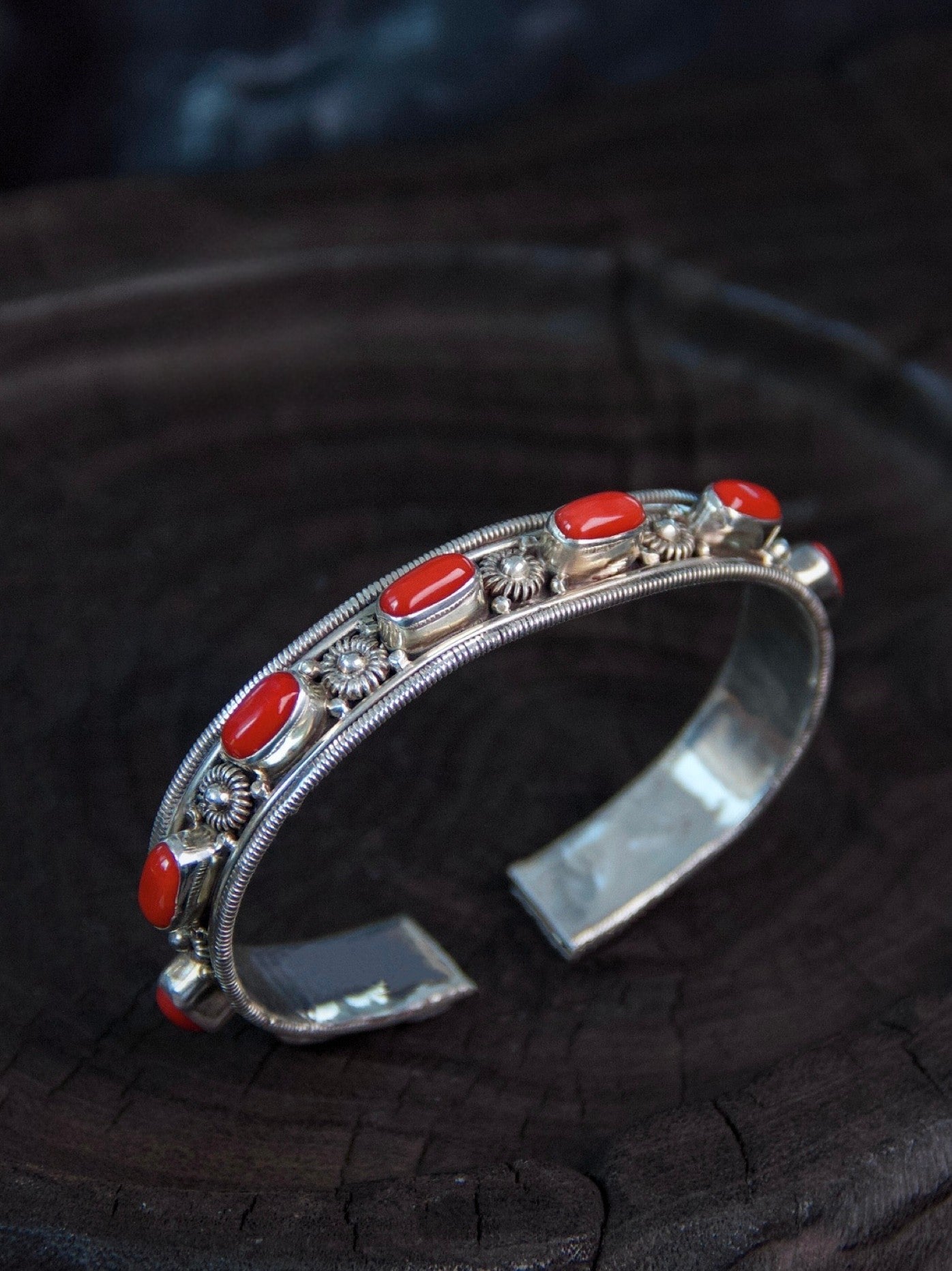 Natural Red Coral Bangle – Healing & Protective Gemstone Jewelry from Tibetan Craftsmanship