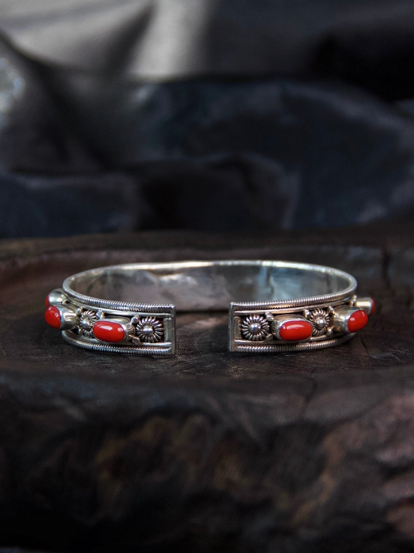 Natural Red Coral Bangle – Healing & Protective Gemstone Jewelry from Tibetan Craftsmanship
