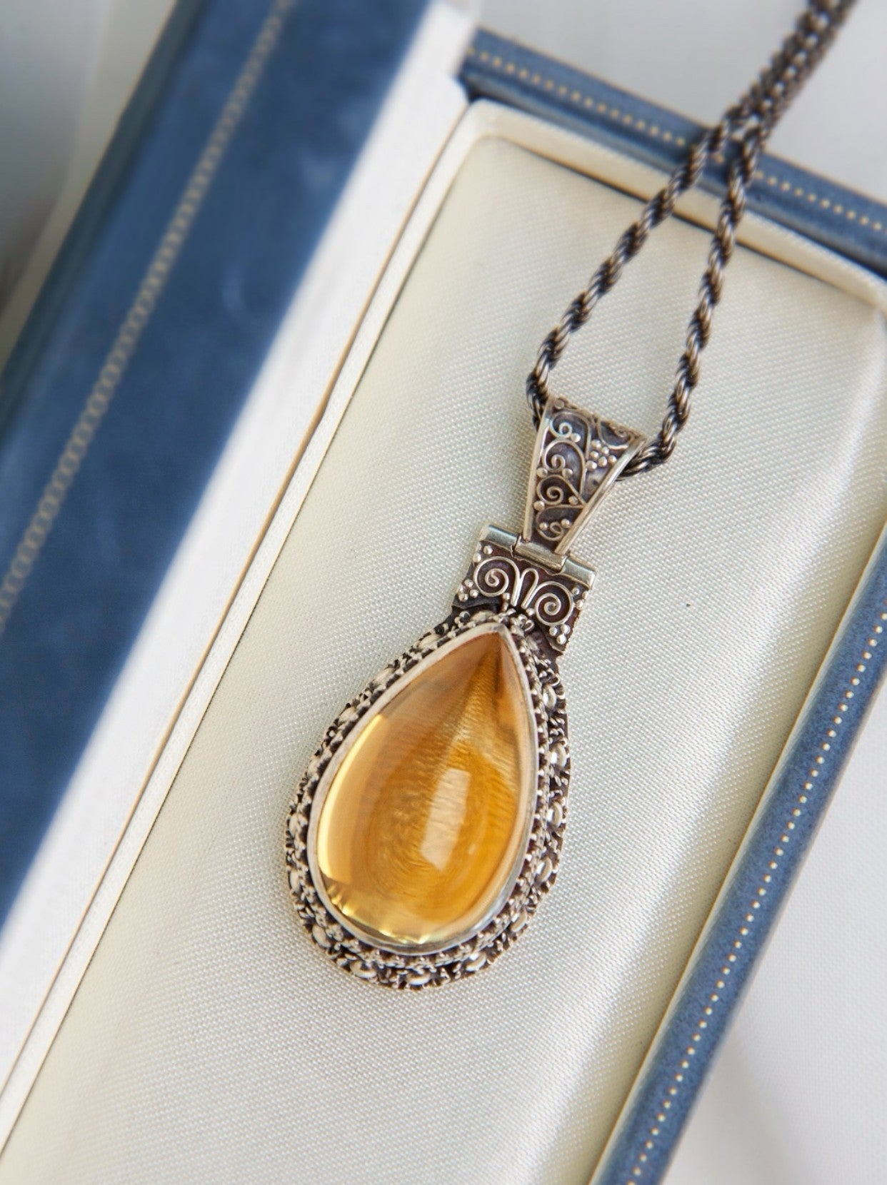 Handcrafted Citrine Crystal Necklace (Cabochon) – Natural Gemstone Jewelry with Healing Properties
