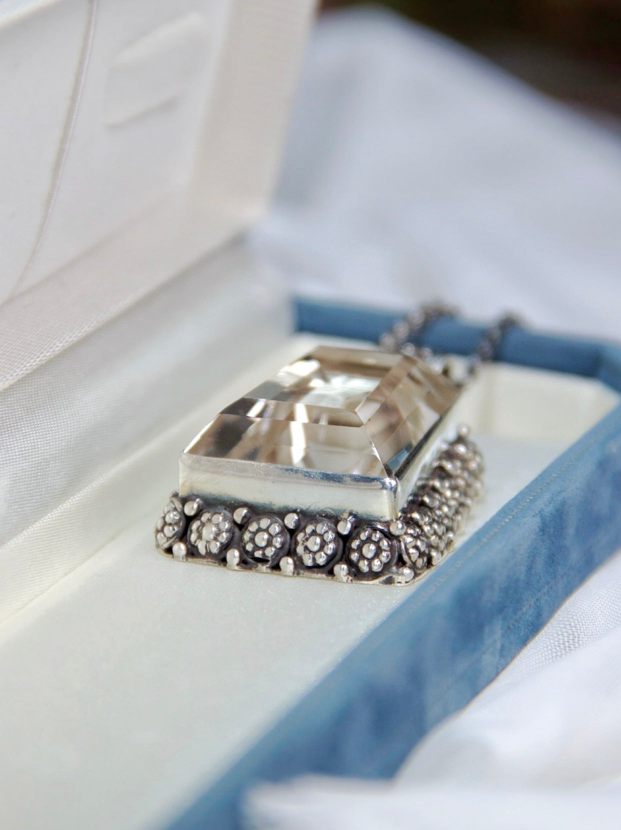 Handcrafted Clear Quartz Crystal Necklace – Natural Gemstone Jewelry with Healing Properties