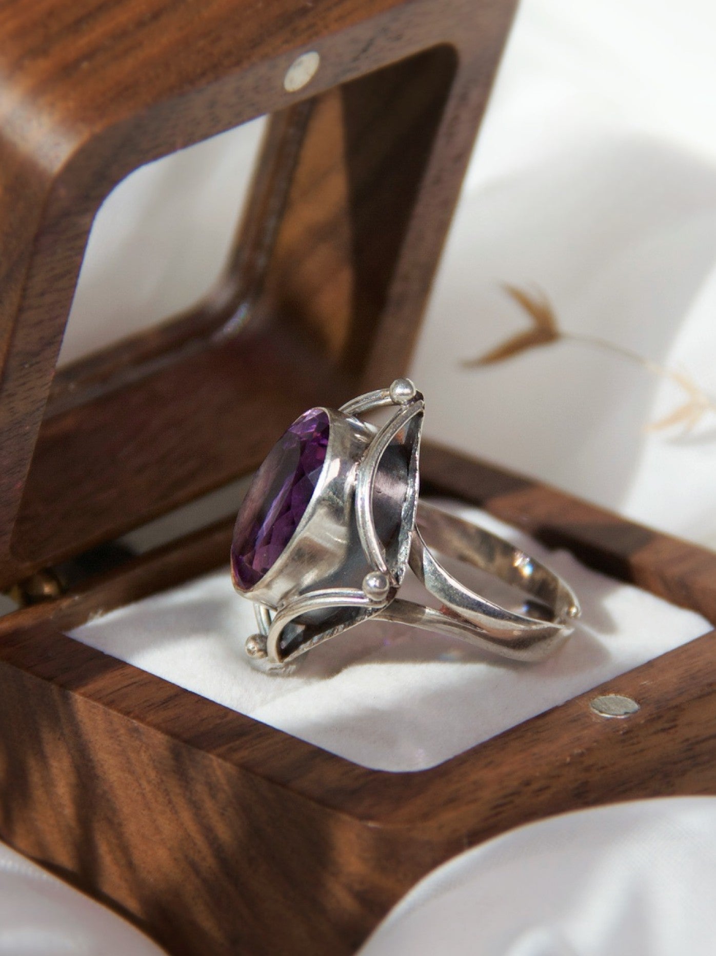 Handcrafted Amethyst Crystal Ring – Natural Gemstone Jewelry with Healing Properties