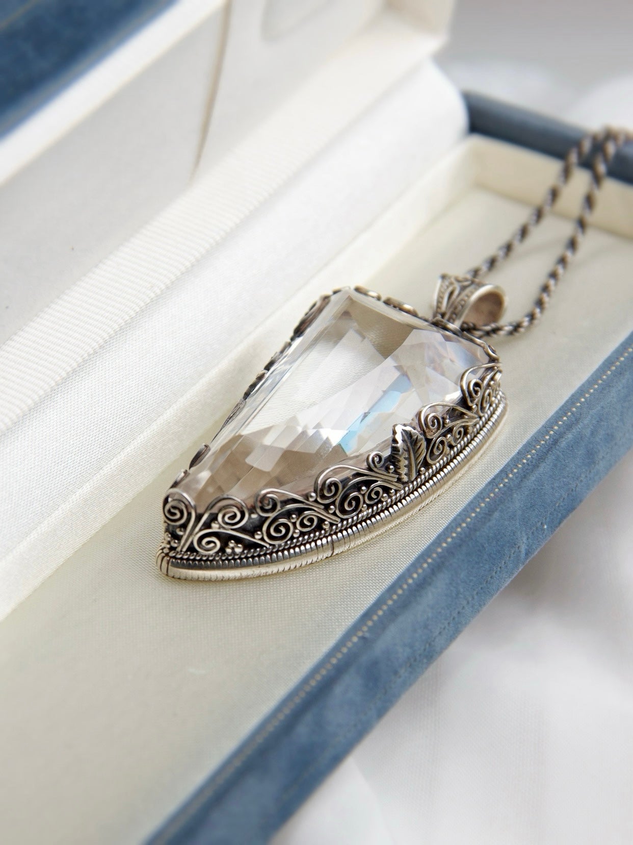 Handcrafted Clear Quartz Crystal Necklace – Natural Gemstone Jewelry with Healing Properties