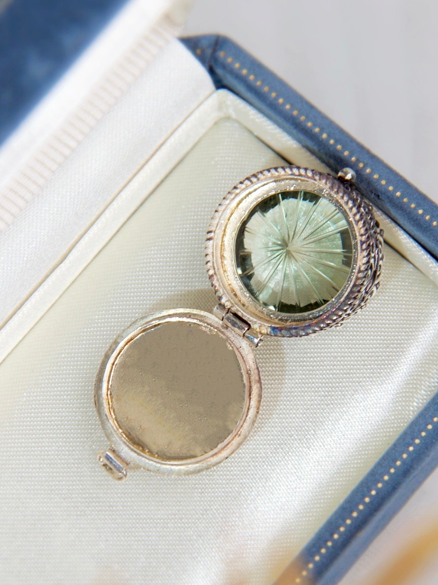 Green Quartz Pendant (Gawu Box Style)