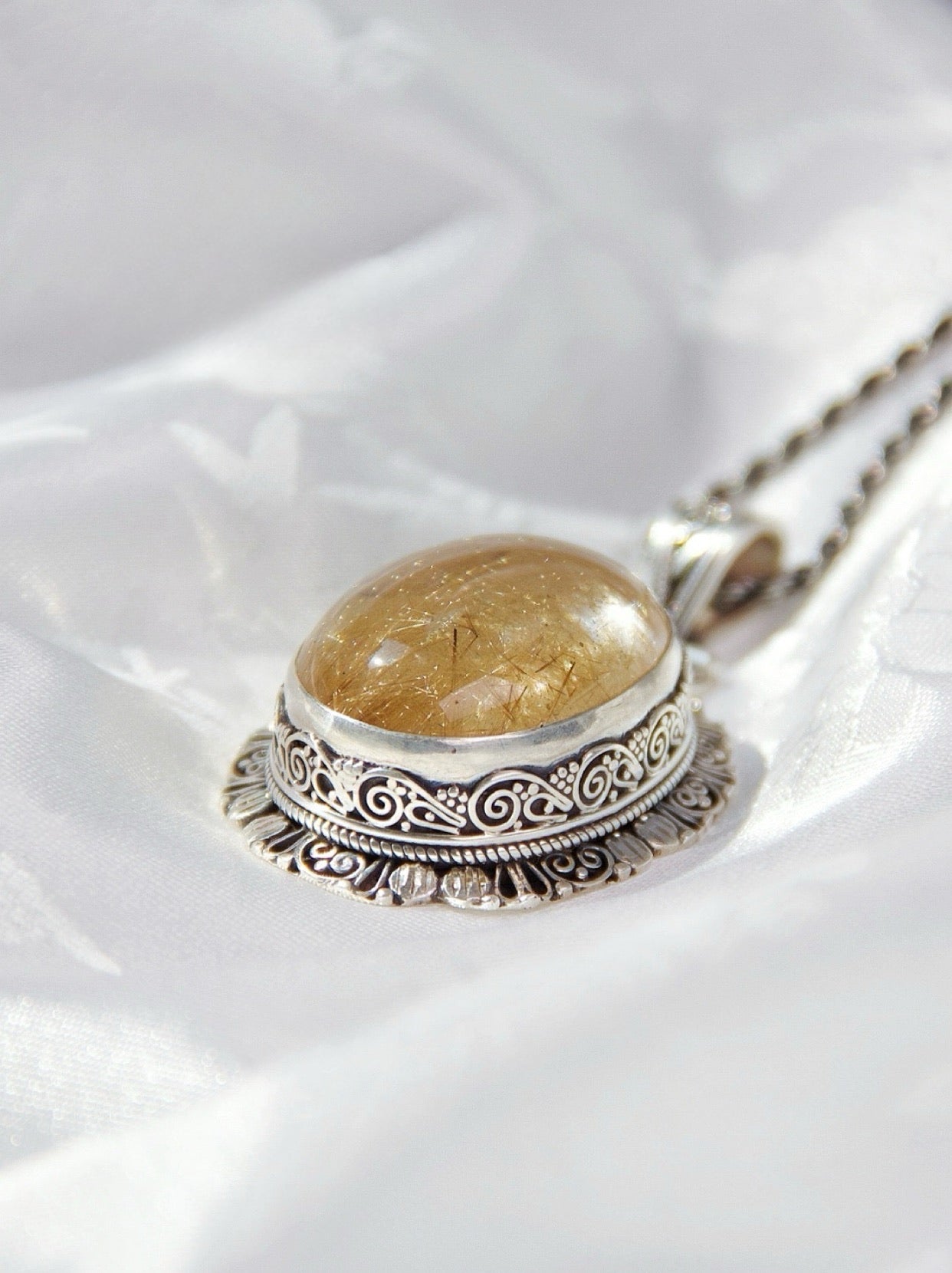 Vintage Crystal Necklace - Sustainable Jewelry
